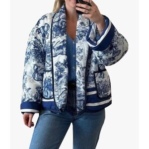 Blue White Toile de Jouy Quilted Puffer Jacket‎ Open Front Kimono Pockets L